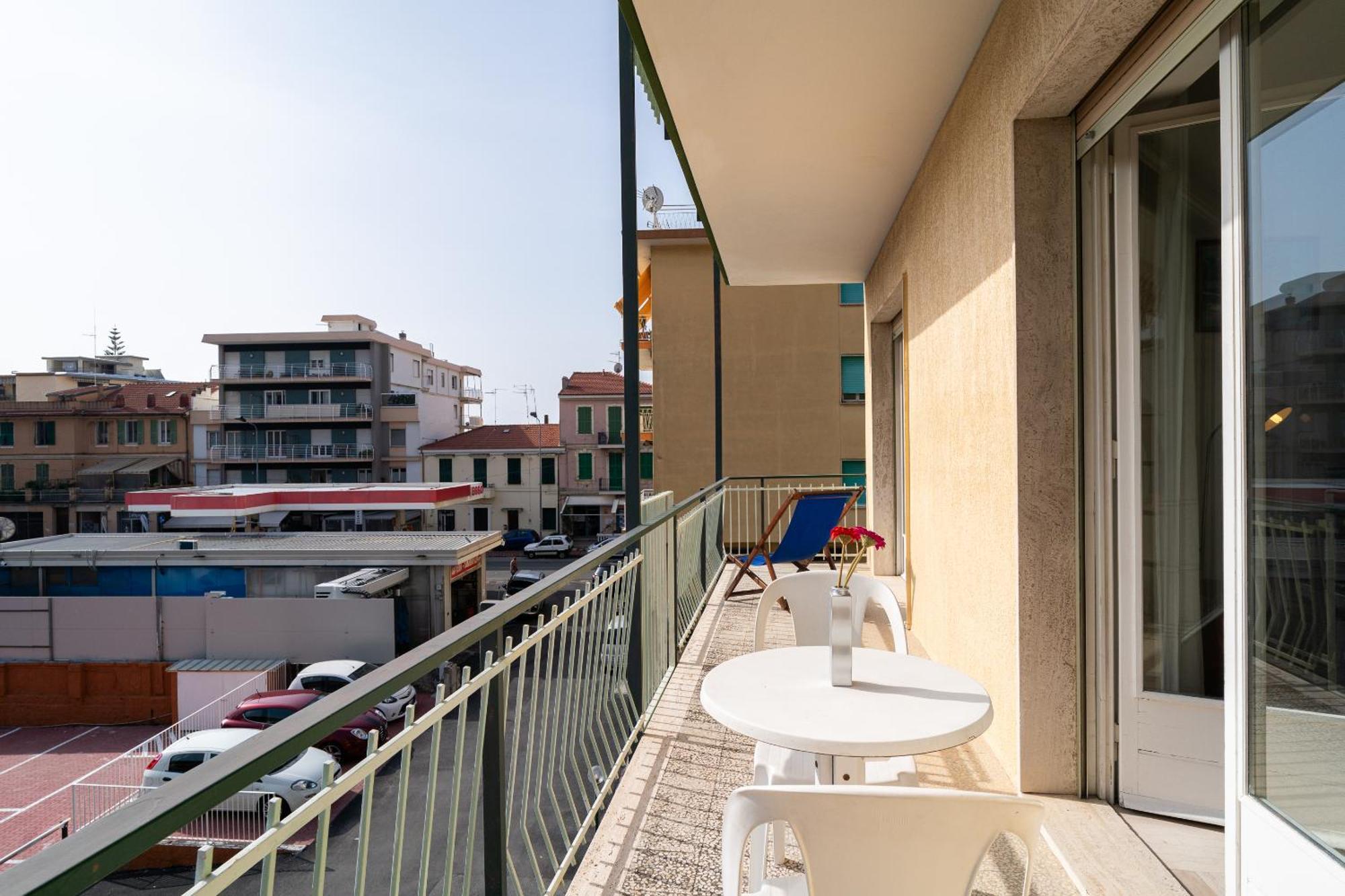 Casa Silvia - Central - Terrace - Wifi Bordighera Eksteriør billede