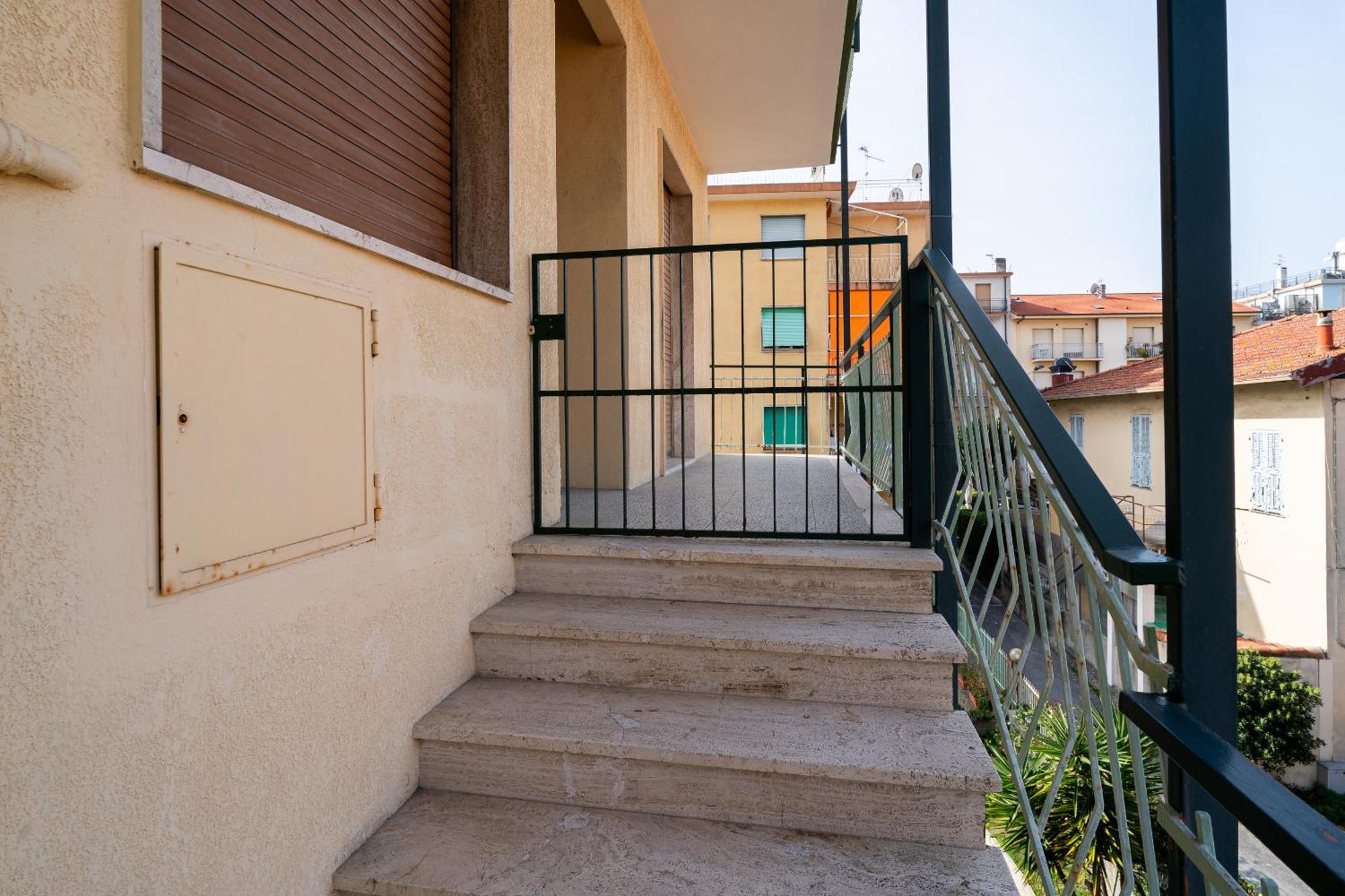 Casa Silvia - Central - Terrace - Wifi Bordighera Eksteriør billede